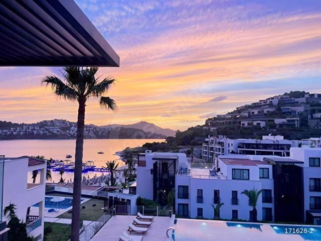 BODRUM THE VIBE SİTESİ PLAJLI ve HAVUZLU OTOPRK EŞYALI 1+1