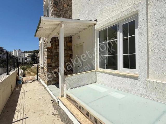 Bodrum Turgutreis Akçaalan Girişi 1+1 Kiralık Daire