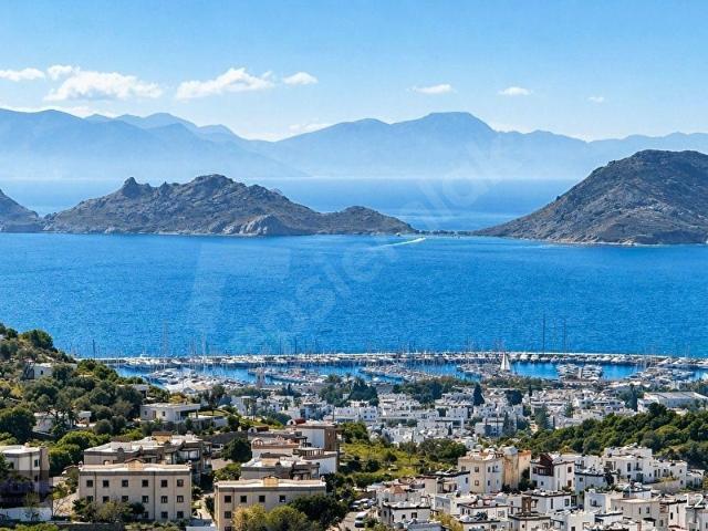 Bodrum Turgutreis Deniz Manzaralı Bahçeli Lüks 3+1 Daire Satılık
