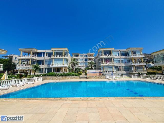Bodrum Turgutreis'te Marinaya Yakın Deniz Manzaralı Geniş Daire