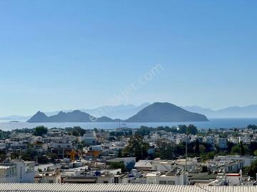 Bodrum Turgutreis'te Deniz Manzaralı Tertemiz 3+1 Daire