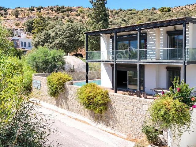 Bodrum Türkbükünde Satılık Özel Havuzlu Deniz Ve Doğa Manzaralı 6+2 Müstakil Villa
