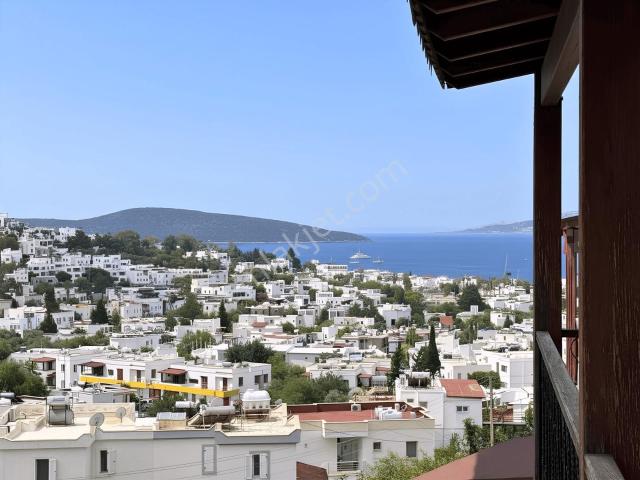 Bodrum Umurca Deniz Manzaralı Geniş Balkonlu Satılık 2+1 Daire