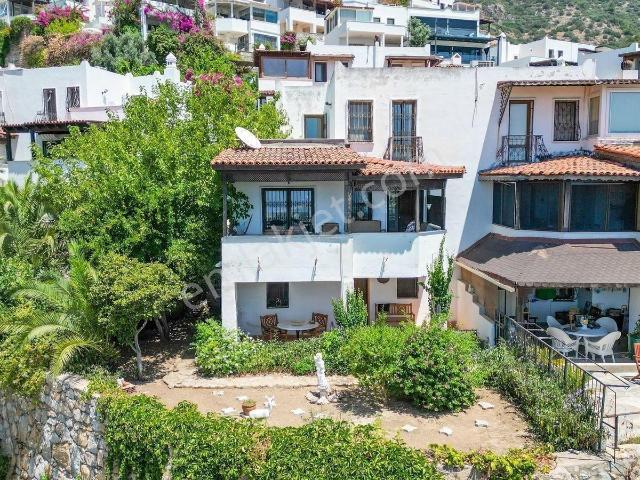Bodrum Umurca Villa Tepe Konutlarında Full Deniz Manzaralı Villa