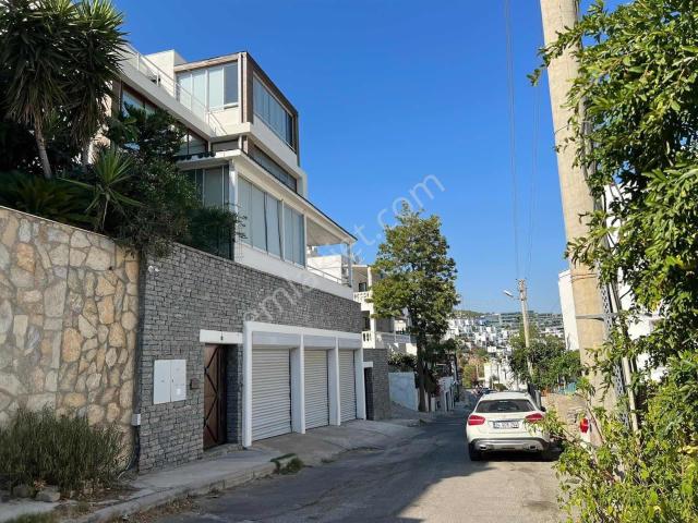 Bodrum Yokuşbaşı Yıllık Kiralık Eşyasız Dubleks
