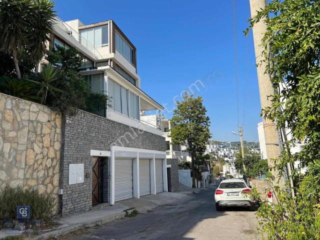 Bodrum Yokuşbaşı Yıllık Kiralık Eşyasız Dubleks