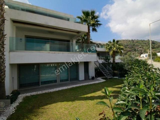 Bodrum Yahşi'de Denize 300 Metre, Özel Plajlı 5+1 Bahçe Dubleksi