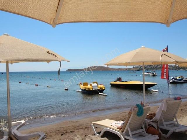 Bodrum Yahşi'de Özel Plajlı, Doğa Manzaralı İkiz Villa