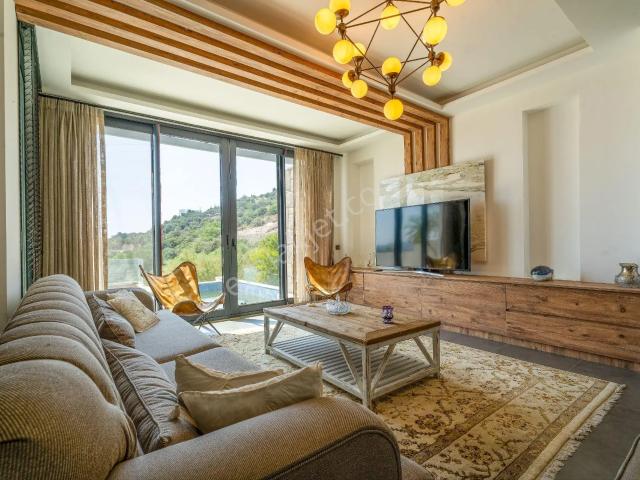 Bodrum Yahşide Satılık Müstakil Villa |havuzlu, Merkezi Konum