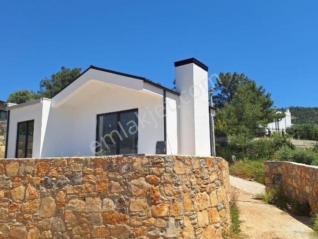 Bodrum Yalıçiftlikte 3+1 Havuzlu Yeni Eşyalı Sıfır Villa