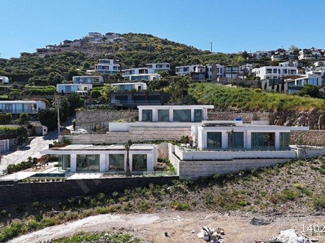 Bodrum Yalıkavak Panaromik deniz manzaralı satılık tek kat sıfır villa