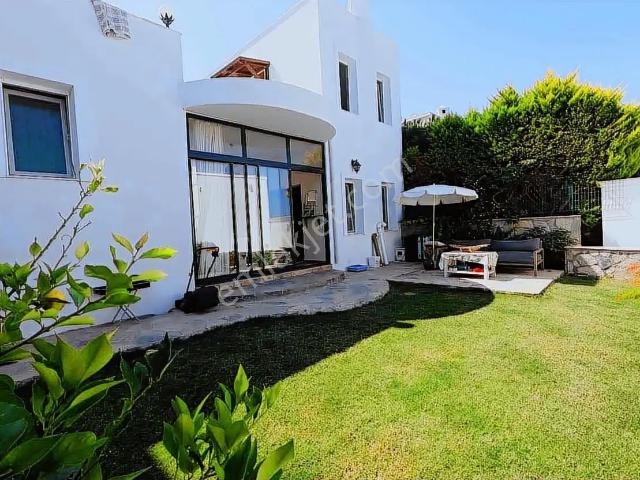 Bodrum Yalıkavak Plajlı Site İçerisinde Bahçe Katı Daire
