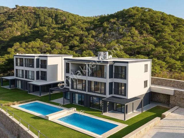 Bodrum Yalıkavak Satılık Deniz Manzaralı 5+1 Havuzlu