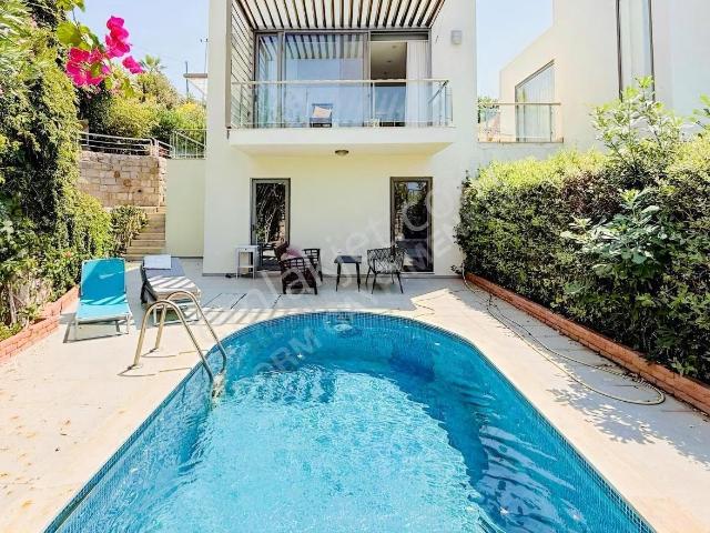 Bodrum Yalıkavak'ta Satılık Özel Havuzlu Deniz Manz. 3+1 Villa