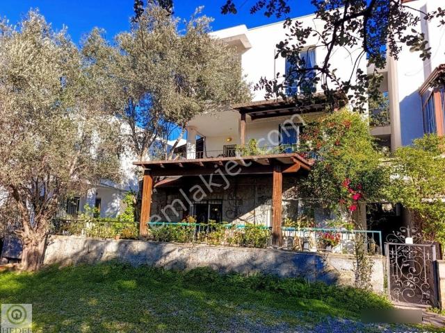 Bodrum Yeniköy Site İçinde Havuzlu 2+1 Eşyalı Kiralık Daire