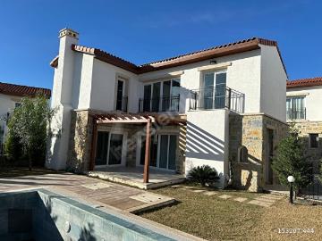 Bodrumda Kasaba Konseptli Özel Site İçinde Satılık Lüks Villa