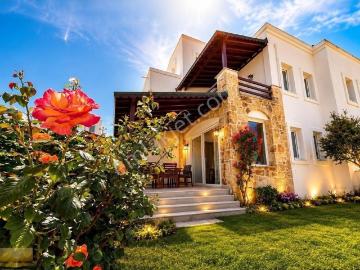 Bodrum'da Kiralık Villa Havuzlu Sitede Bahçeli Ev Yalıkavak Yakn