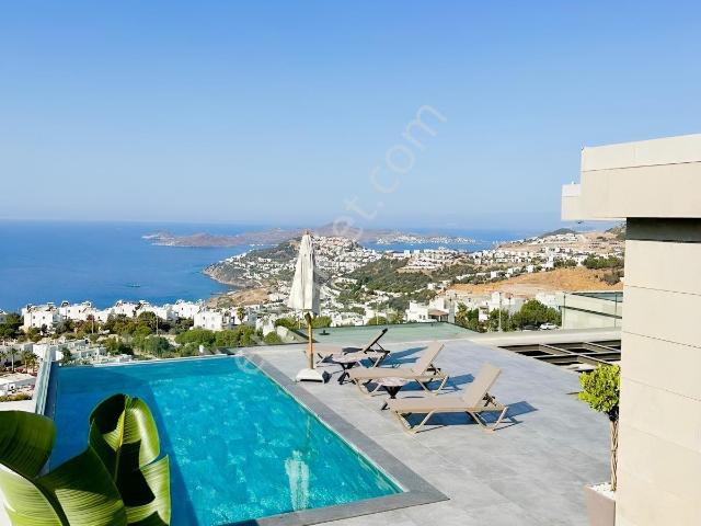 Bodrum'da Müstesnai Deniz Köşe Manzaralı | 6+1 Lüks Villa