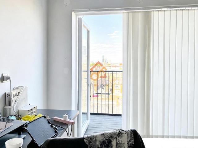 Bogart House, Filmworks Walk, London,W5 1 bed flat to rent £2,450 pcm £565 pw
