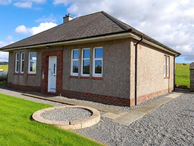 Bogend Bungalow, Catrine, Mauchline. 2 bed bungalow to rent £950 pcm £219 pw