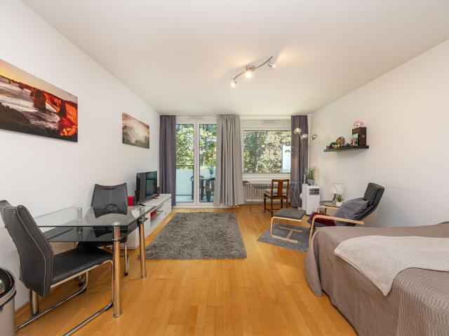Bogenhausen – freies, voll ausgestattetes Appartement mit Balkon & TG Einzelstellplatz!