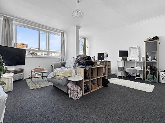 Bognor Regis Studio to rent £825 pcm £190 pw
