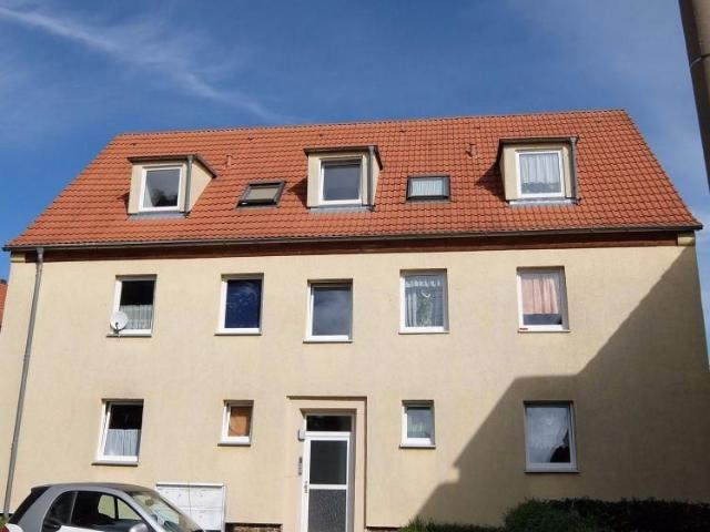 Böhlen günstige kleine 2 Raumwohnung mit Tageslichtbad, Wanne und Gartenoption in ruhiger Lage