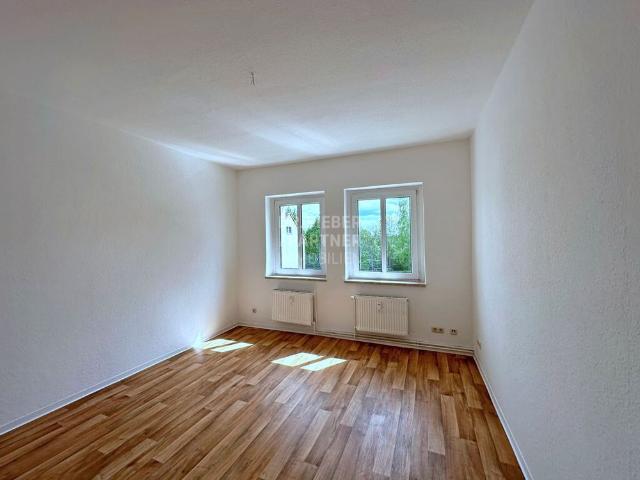 Böhlen Helle 3RW mit schönem Blick ins Grüne * Wohnküche und modernes Tageslichtbad * Pkw Stellplatz