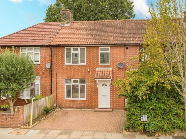 Boileau Road, London SW13 3 bed house to rent £3,000 pcm £692 pw