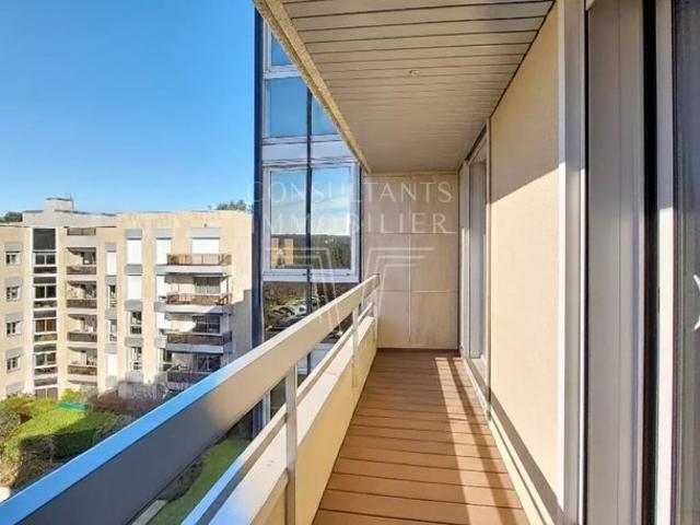 BOIS DE BOULOGNE. DERNIER ETAGE/BALCONS OUEST