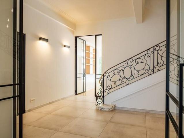 BOIS DE LA CAMBRE | AN EXCEPTIONAL PRIVATE MANSION