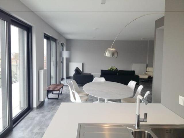 Bois de la Cambre! Stunning modern apartment—first time occu