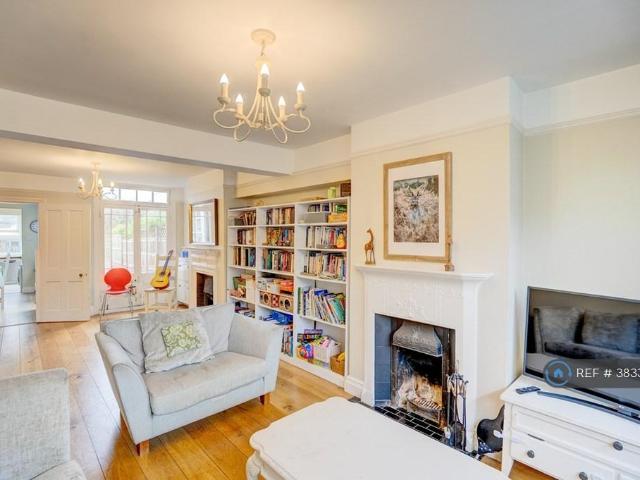 Bois Lane, Amersham, HP6 4 bed terraced house to rent £3,350 pcm £773 pw