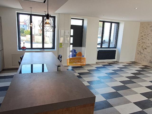 BOISEAU Superbe Maison 5 chambres, garage, cour et jardinet de 149m2