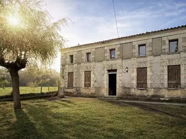 Mirambeau 17150 Achat / Vente maison 6 pièces t6 parking