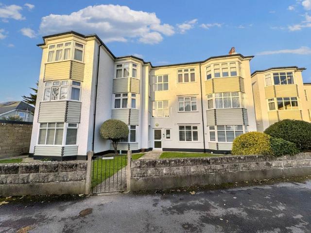 Bolton Close, Bournemouth BH6 3 bed flat to rent £1,350 pcm £312 pw