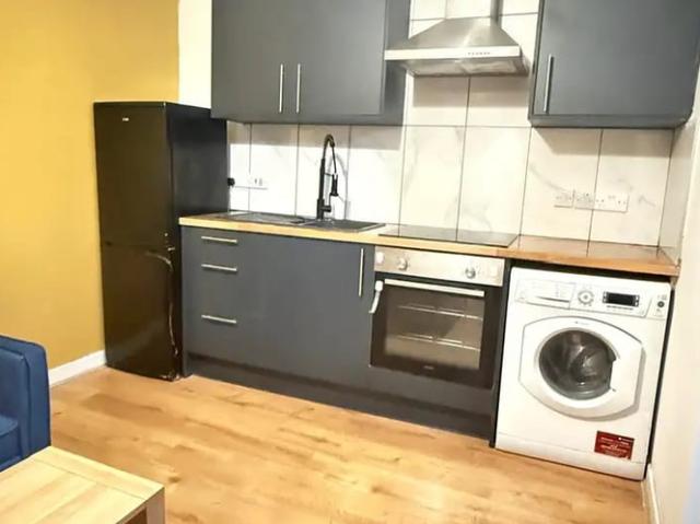 Bolton BL1, Studio to rent, £850 pcm | PrimeLocation