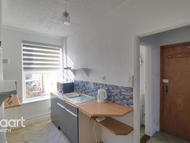 Bolton Lane, IPSWICH Studio to rent £700 pcm £162 pw