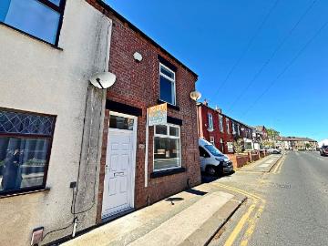 Bolton Road, Westhoughton BL5, 2 bed end terrace house to rent, £875 pcm | PrimeLocation
