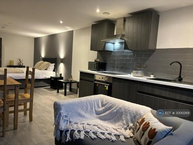 Bolton Road, Bradford, BD1 Studio to rent £650 pcm £150 pw