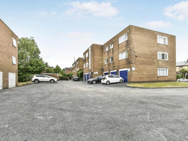 Bolton Road, Pendlebury, Swinton, M27 2 bed flat to rent £1,050 pcm £242 pw