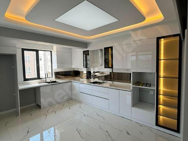 BOLU EMLAK GAYRİMENKULDAN ALPAĞUTBEY MAH.4+1 SATILIK DAİRE