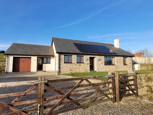 Bolventor, Bodmin Moor, Cornwall PL15, 3 bed detached bungalow to rent, £1,700 pcm | PrimeLocation