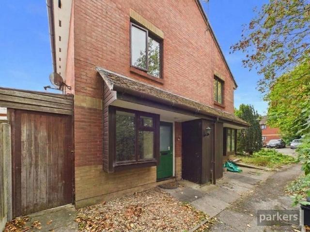 Bolwell Close, Reading RG10 1 bed terraced house to rent £1,200 pcm £277 pw