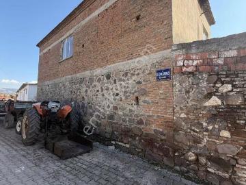Bölcekte Merkezi Konumda 2 Katlı Müstakil Köy Evi