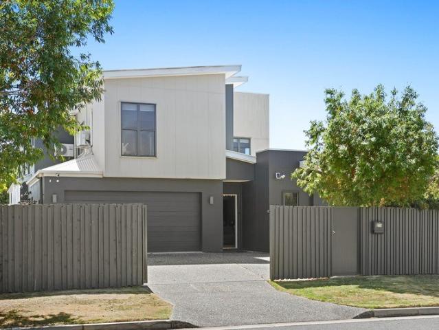 Bold Design, Flexible Living & $1,000 Per Week return A Coomera Duplex That Delivers!