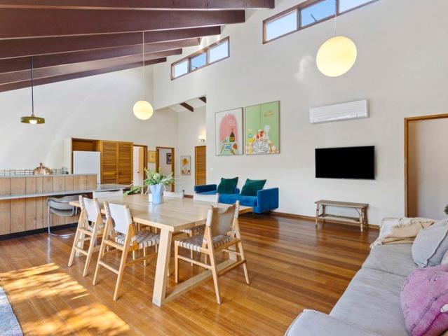 Bold '70s Character with Room to Reimagine