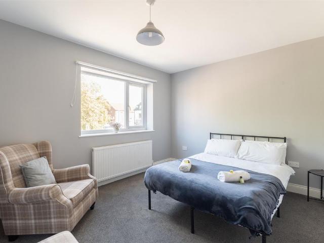 Boldon Lane, South Shields, South Tyneside NE34, 3 bed flat to rent, £850 pcm | PrimeLocation