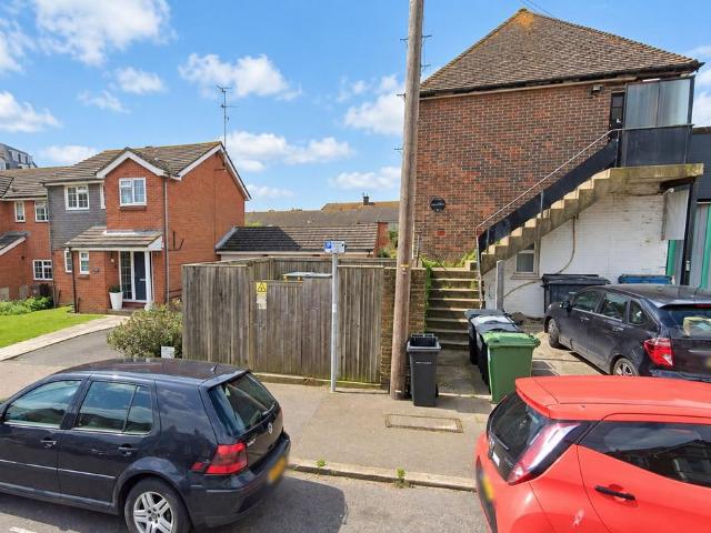 Bolebrooke Road, Bexhill On Sea TN40 1 bed flat to rent £875 pcm £202 pw