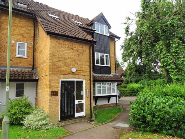 Boleyn Way, Barnet EN5, 2 bed flat to rent, £1,650 pcm | PrimeLocation
